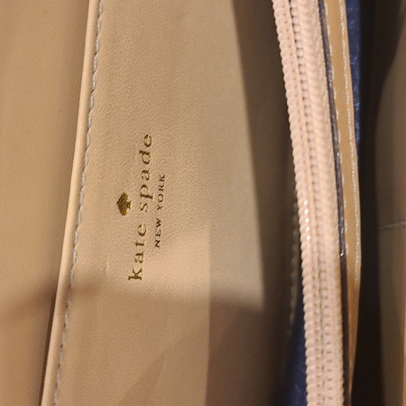 Kate Spade Kelly Green genuine leather wristlet - Picture 4 of 11